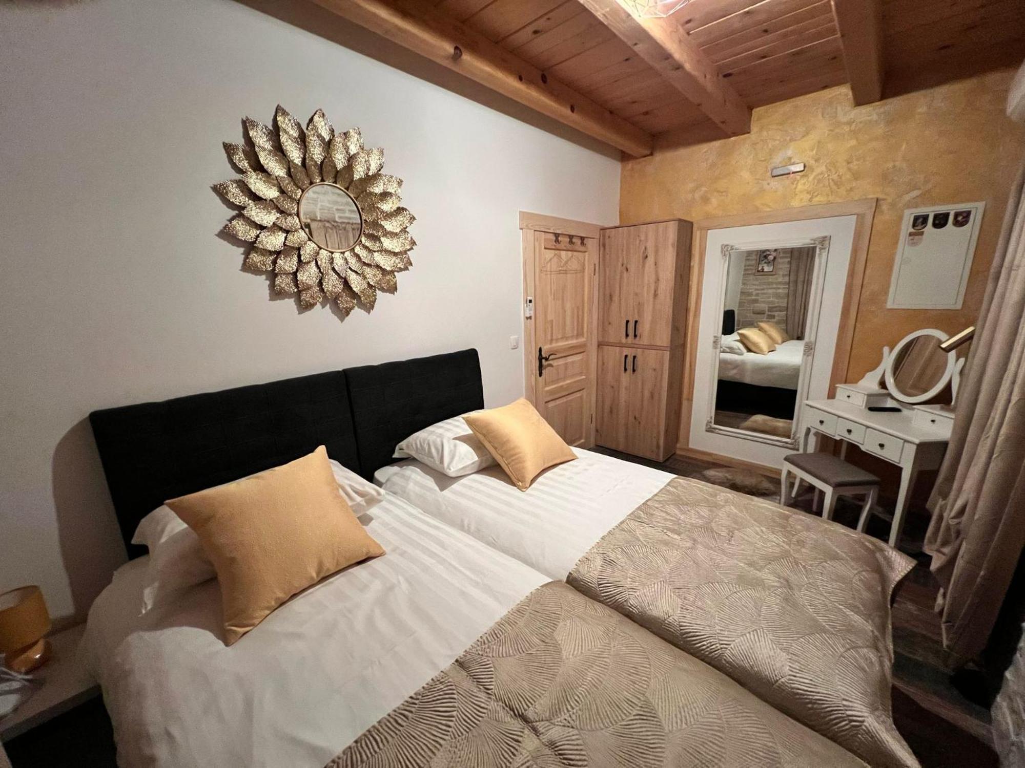 Palomino House *